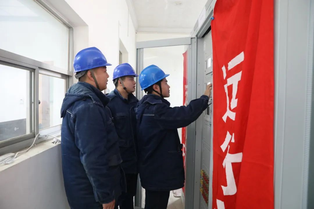 国网宝鸡供电公司圆满完成110千伏绛帐变全站老旧设备改造 新一代测控设备引领智能电网升级